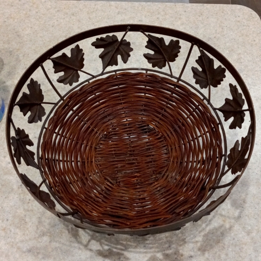 Fall leaves burnished bronze fruit/veggie/nuts/trinket woven basket/bowl.  🍁